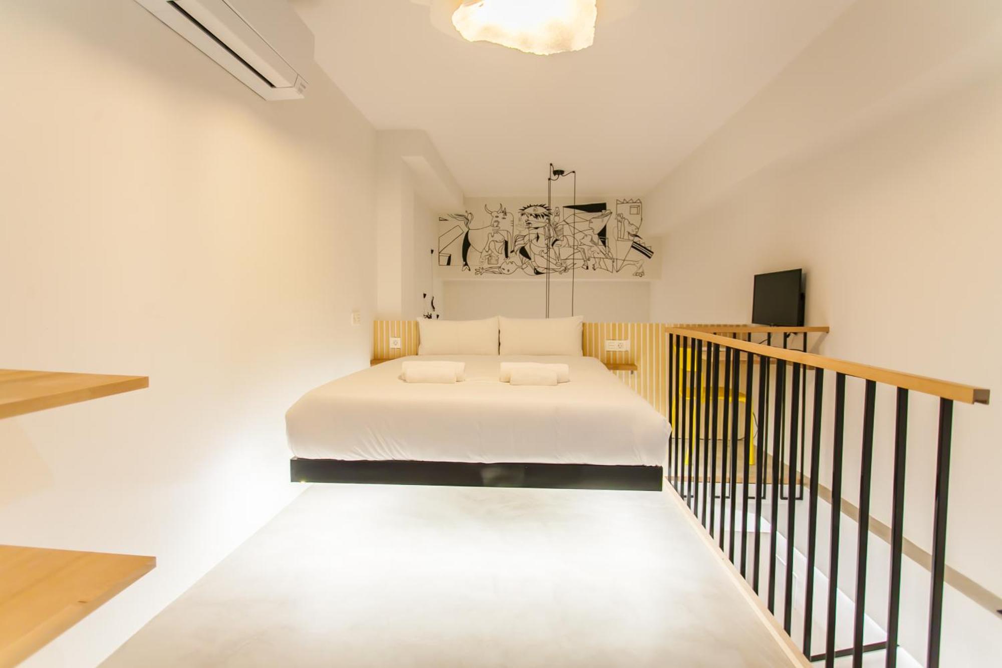Guernica Luxury Duplex - Location, Light, And Art Lägenhet Madrid Exteriör bild